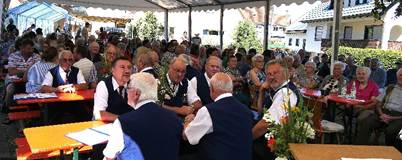 Ein Bild, das Kleidung, Person, Mann, Menschliches Gesicht enth�lt.

KI-generierte Inhalte k�nnen fehlerhaft sein.