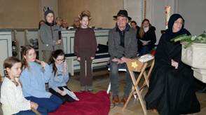 Ein Bild, das Kleidung, Person, Im Haus, Wand enth�lt.

KI-generierte Inhalte k�nnen fehlerhaft sein.